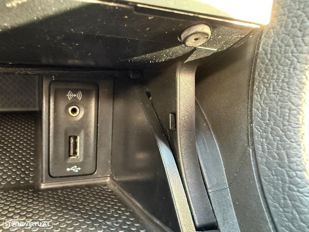 VW Golf Variant 1.6 TDi Highline DSG - 24