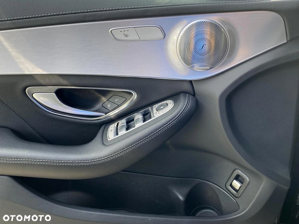 Mercedes-Benz Klasa C 200 4Matic 9G-TRONIC - 40