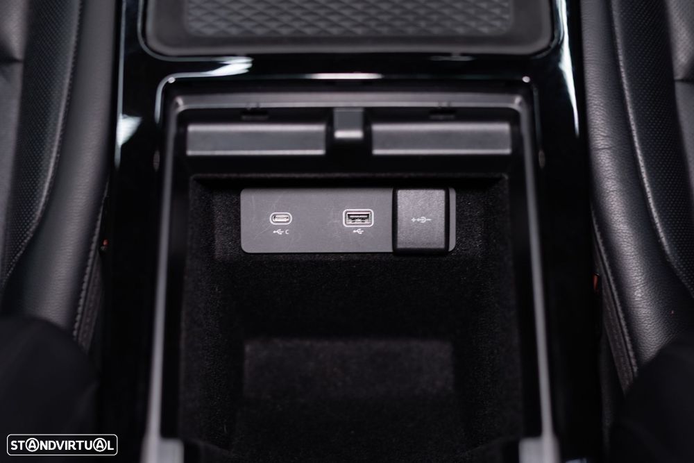 Land Rover Range Rover Evoque 1.5 P300e AWD Auto - 36