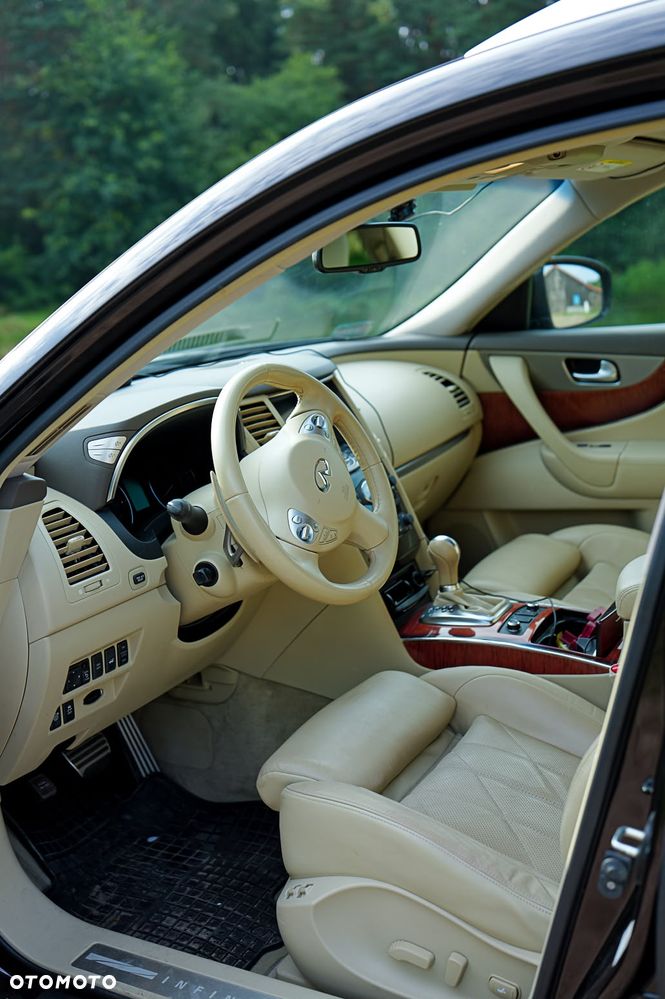 Infiniti QX70 3.7 S - 8