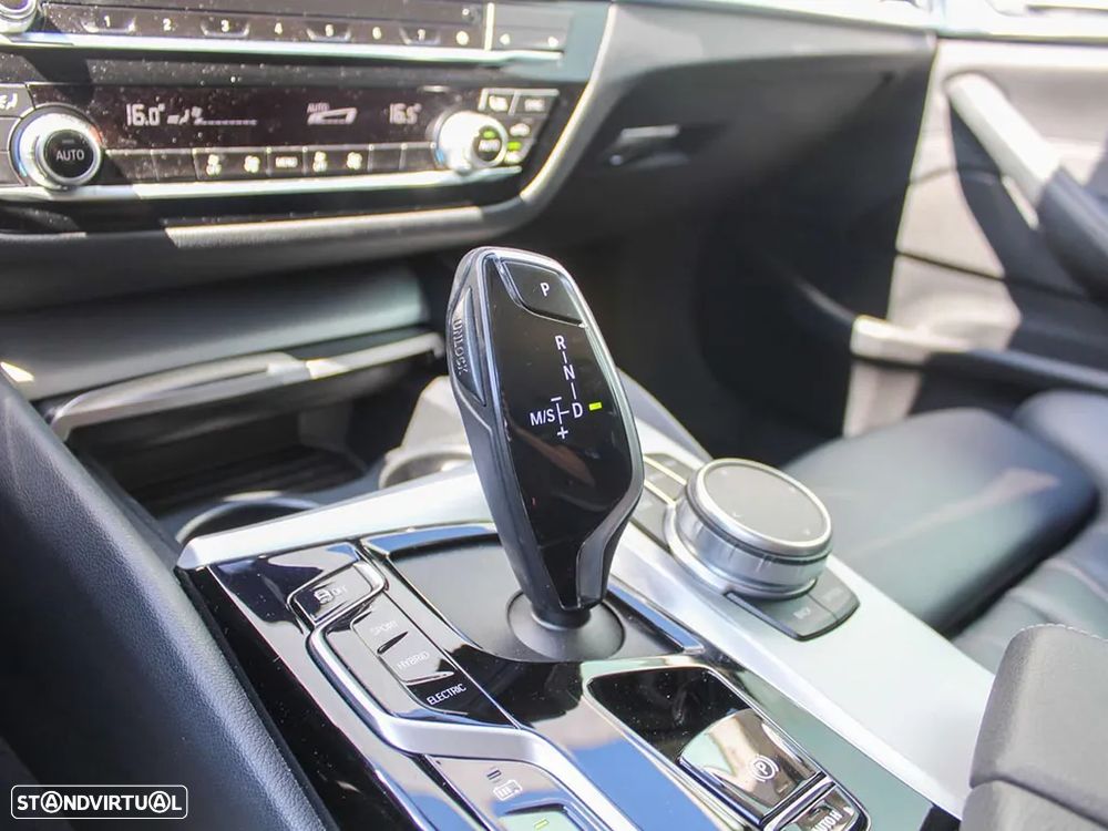 BMW 530 e - 12