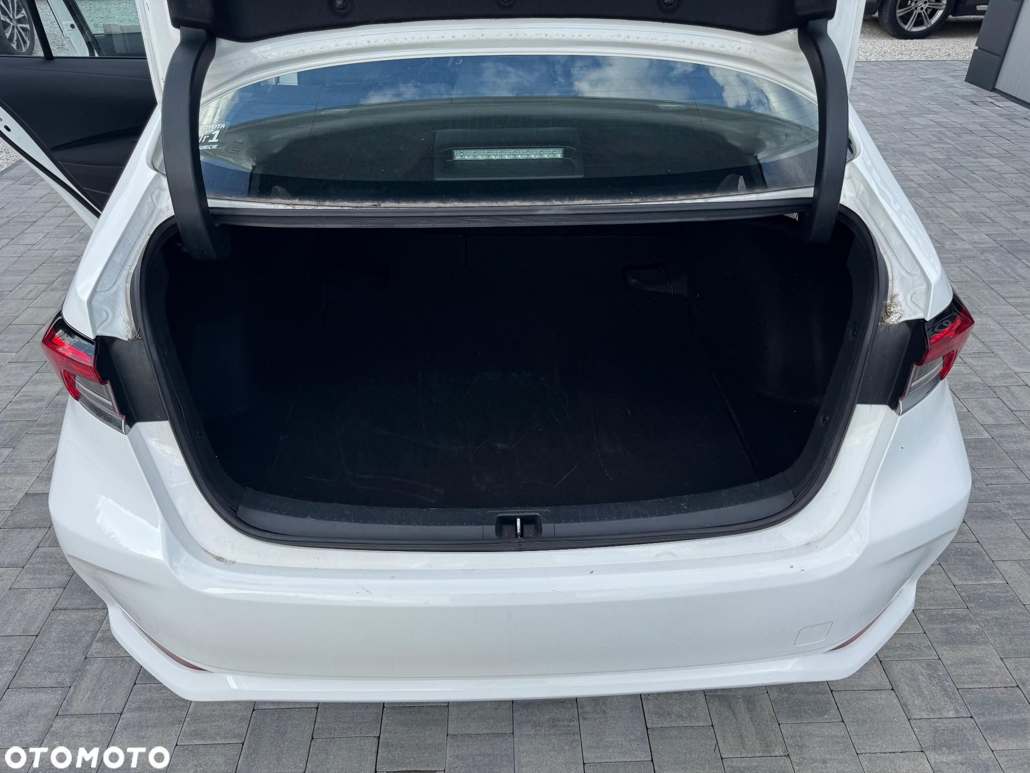 Toyota Corolla 1.8 Hybrid Active - 29