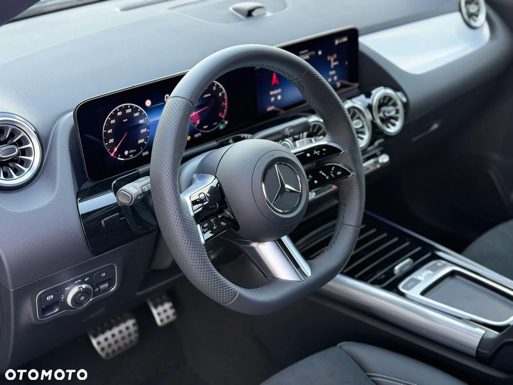 Mercedes-Benz GLA - 20