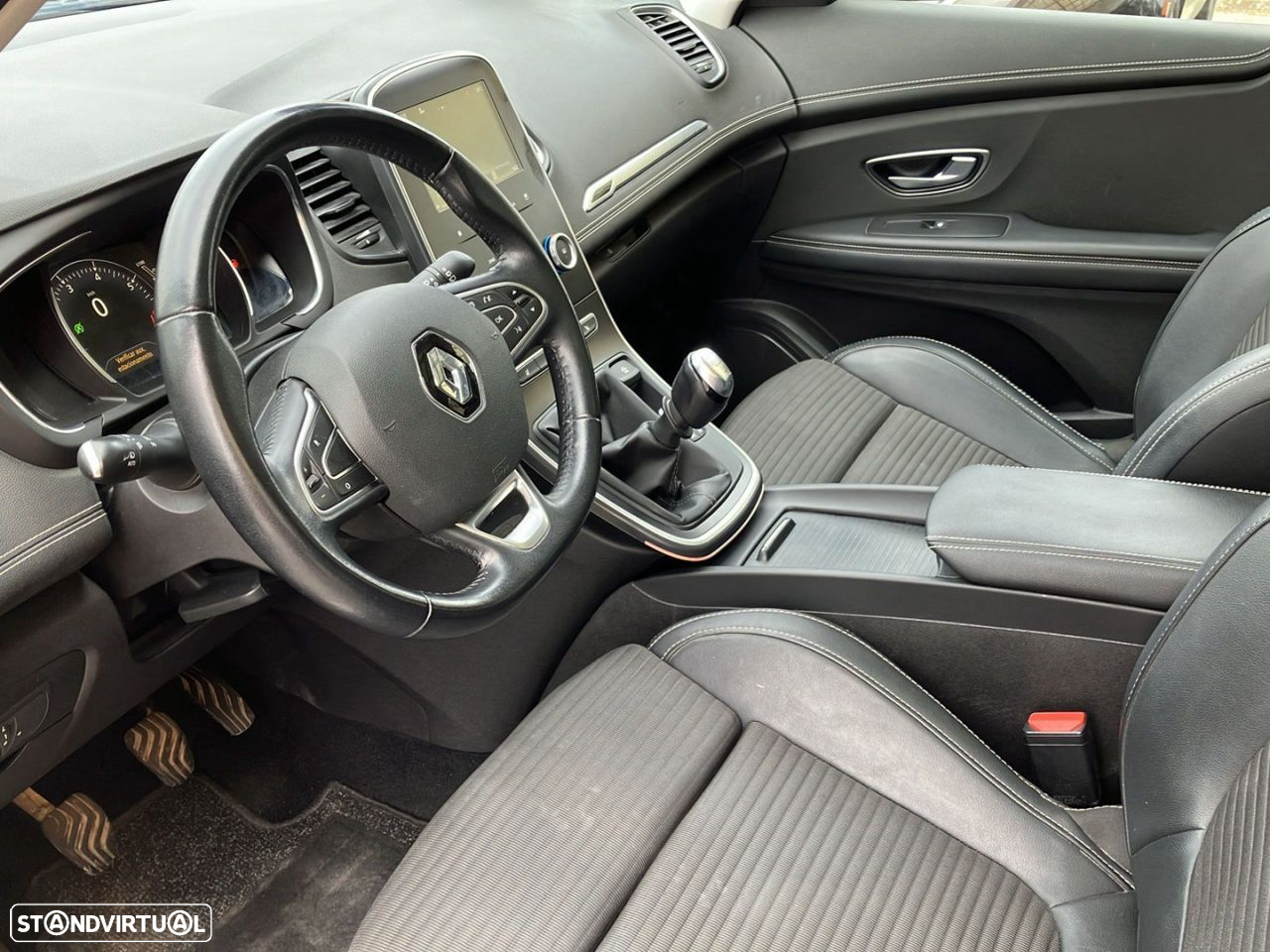 Renault Scénic - 19