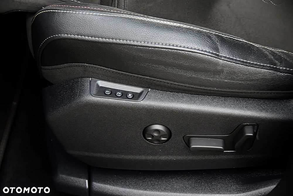 DS Automobiles DS 7 Crossback 1.6 PureTech Performance Line + - 32