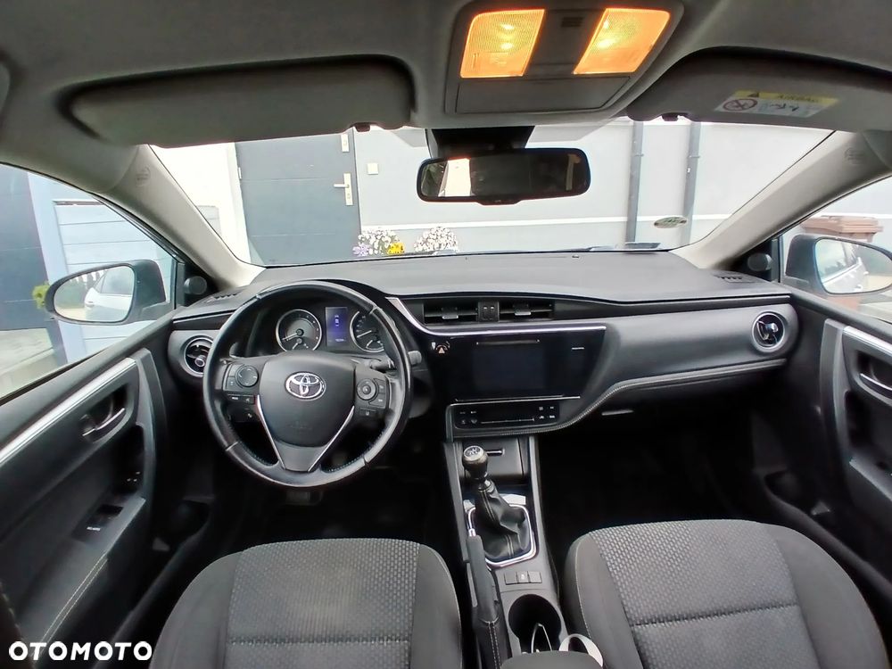 Toyota Corolla 1.6 Comfort - 9
