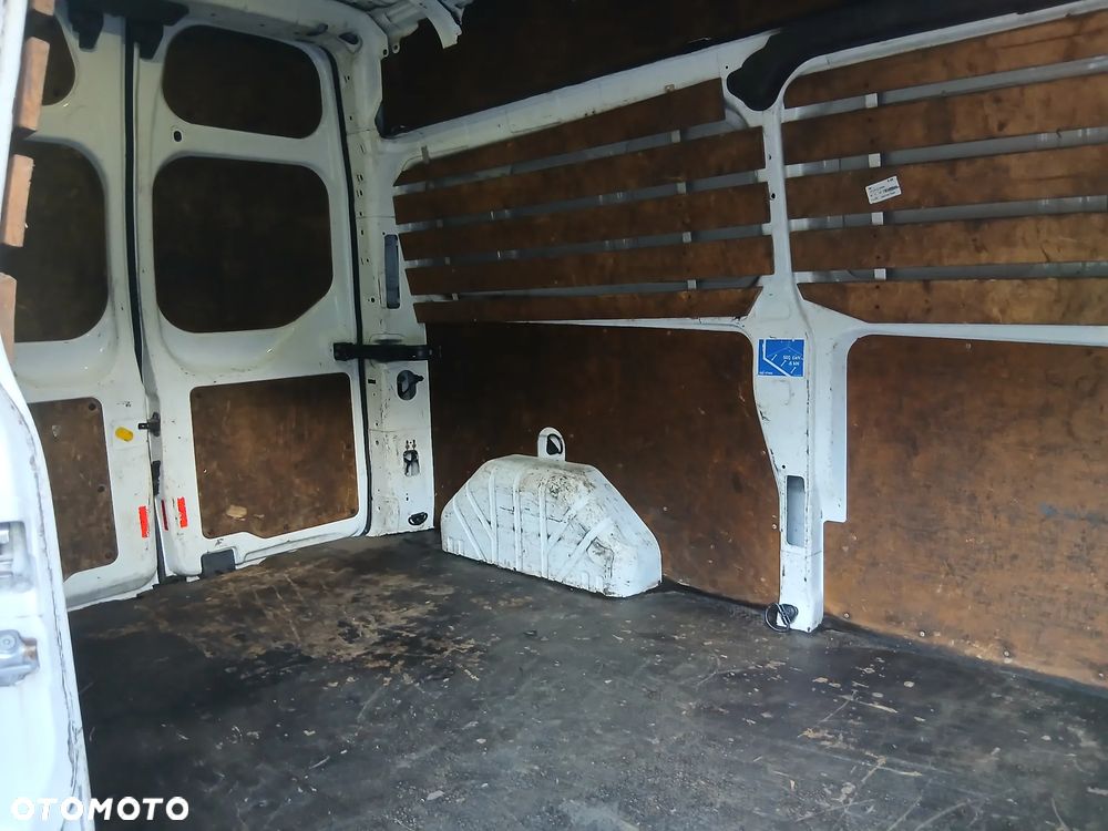 Ford TRANSIT CUSTOM - 23