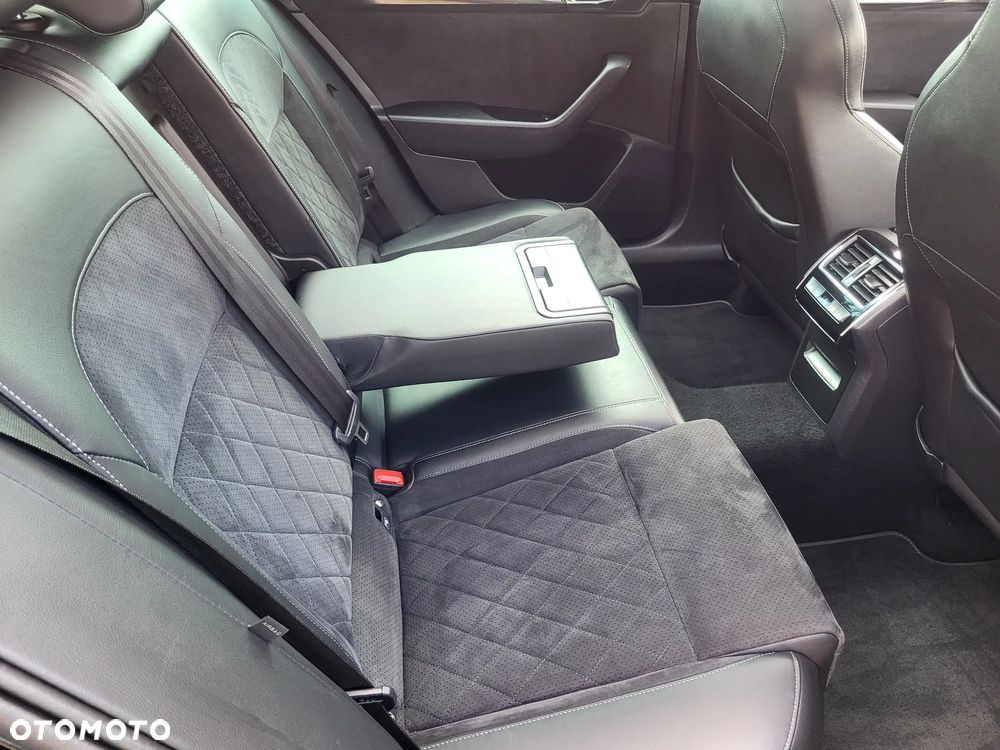 Skoda Superb 2.0 TDI 4x4 DSG Sportline - 22