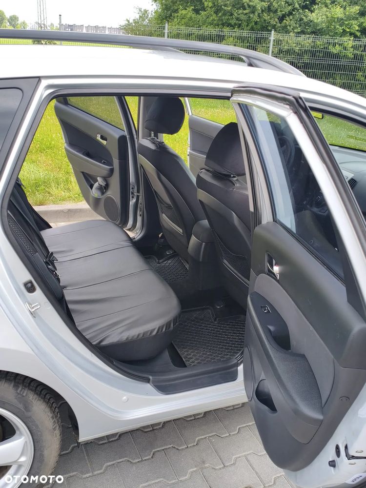 Hyundai i30 1.6 CRDi Classic + World Cup - 7