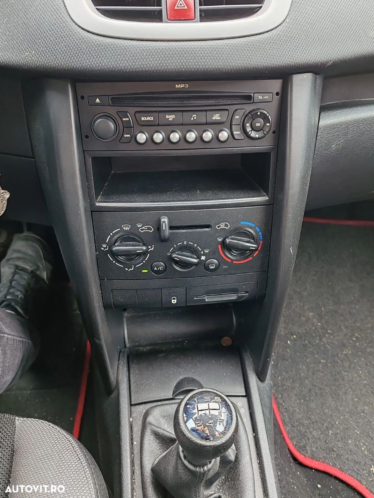 Peugeot 207 - 3