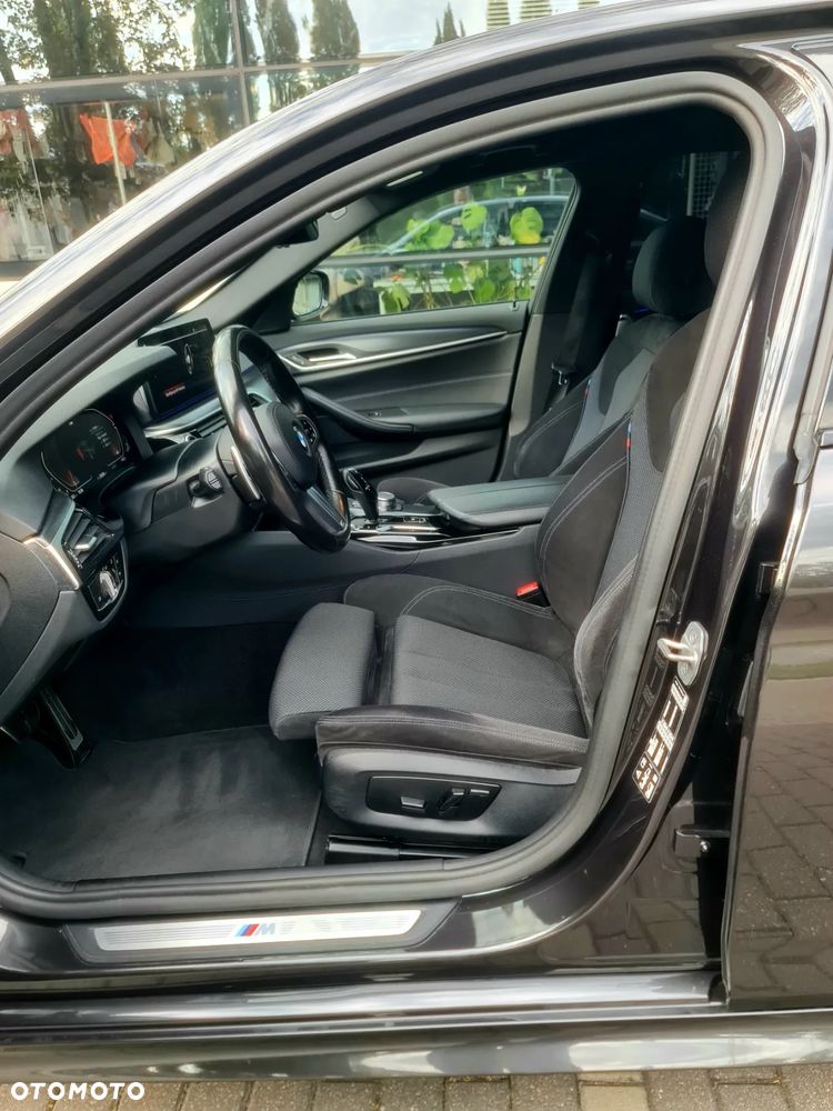 BMW Seria 5 520d xDrive M Sport sport - 18
