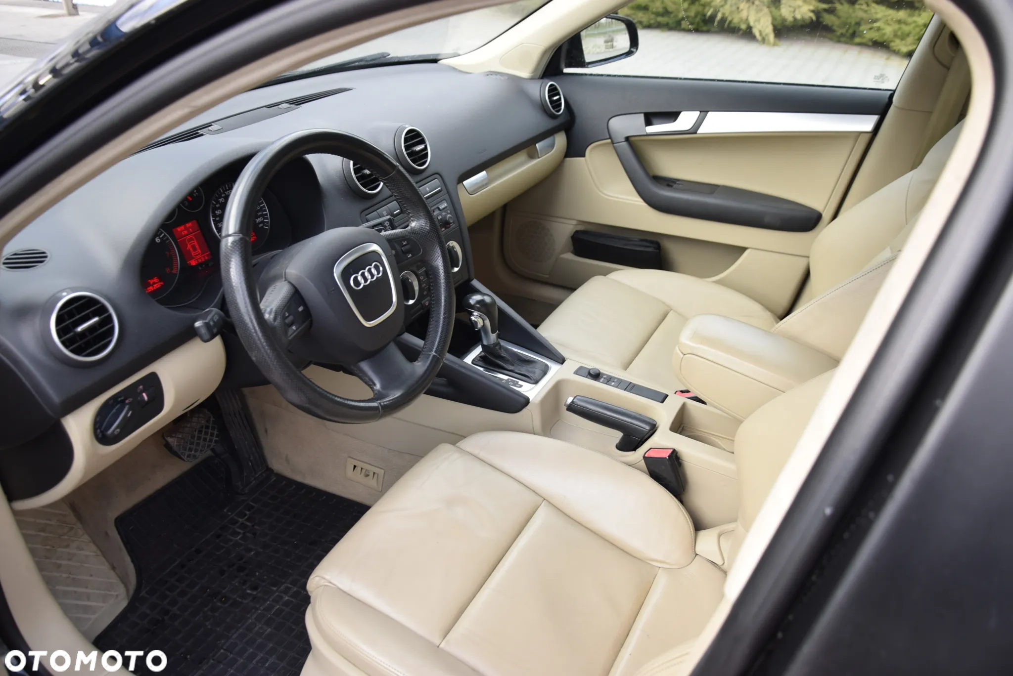 Audi A3 2.0T FSI Attraction - 8