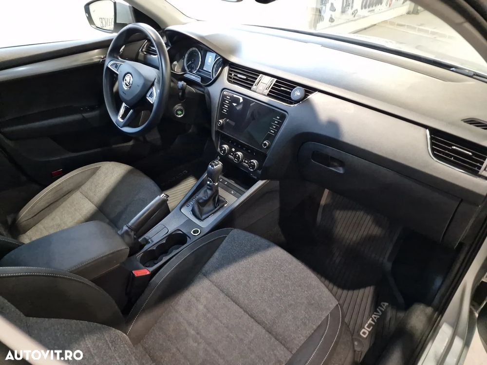Skoda Octavia 1.6 TDI DSG Style - 18