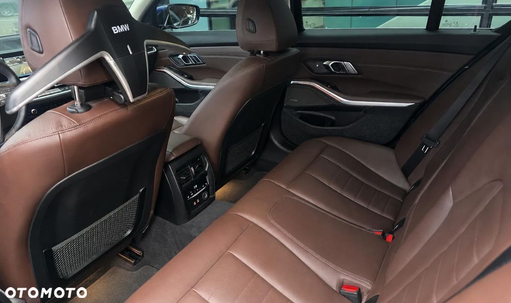 BMW Seria 3 330i xDrive Luxury Line - 8
