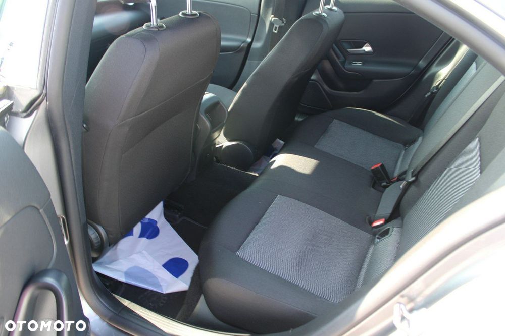 Mercedes-Benz CLA - 16