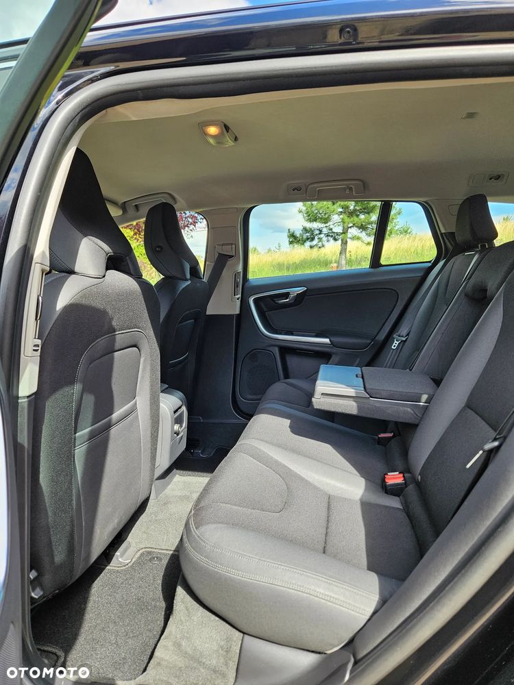 Volvo V60 D2 Kinetic - 23