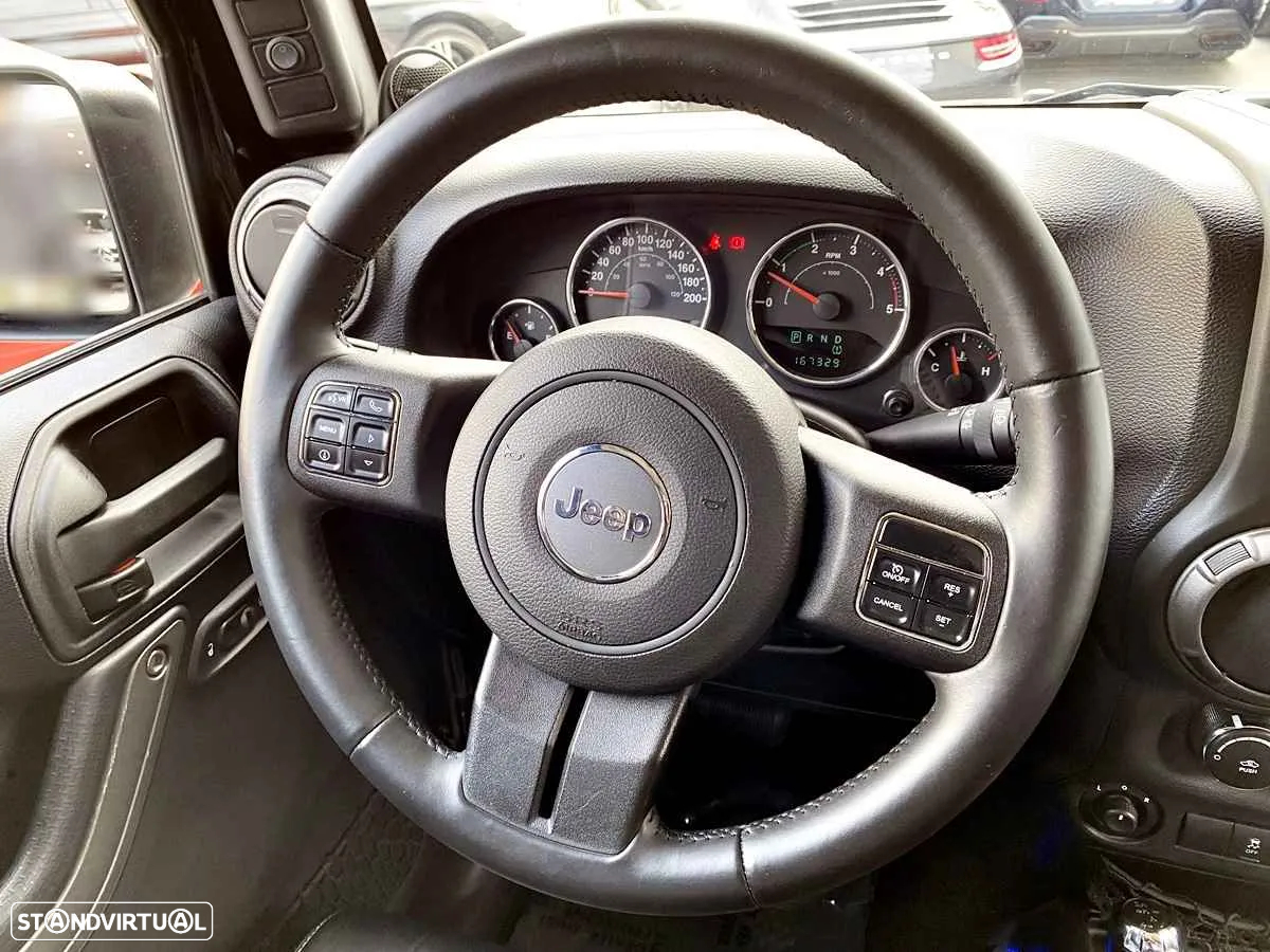 Jeep Wrangler - 12