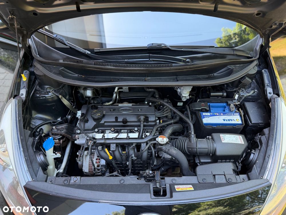 Kia Rio 1.2 Fifa World Cup Edition - 29
