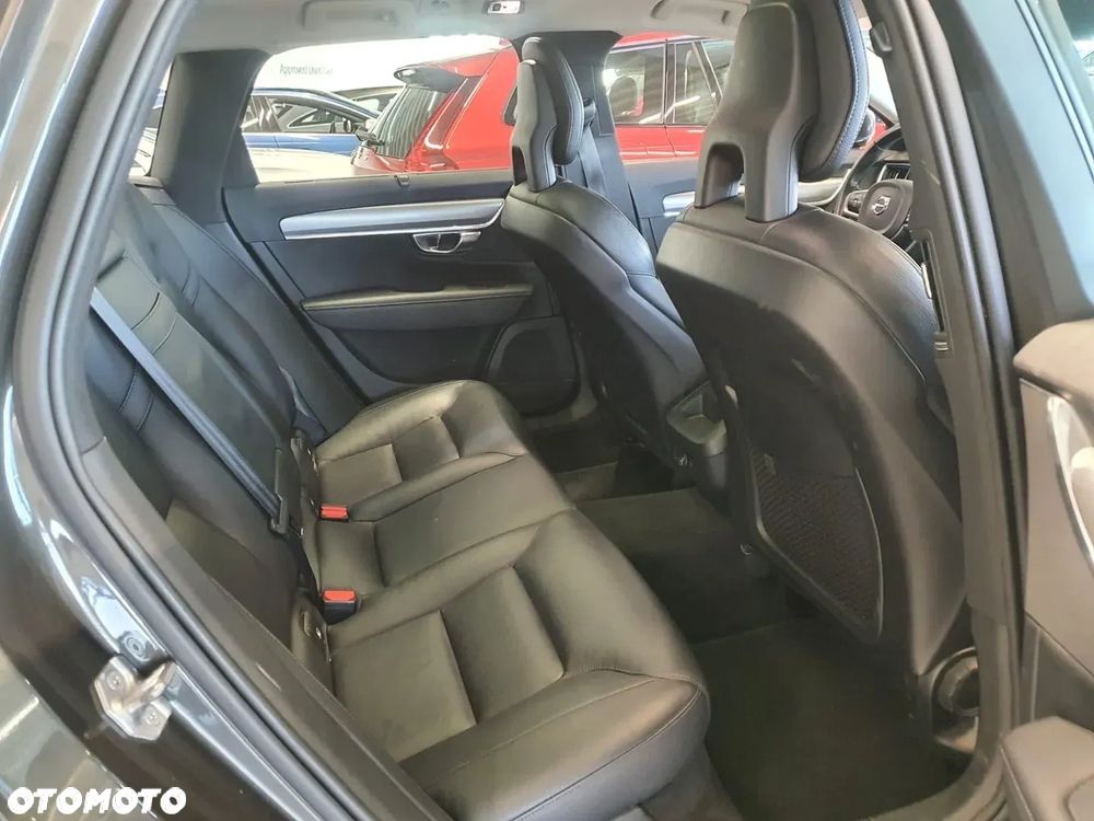 Volvo V90 D5 AWD Geartronic Momentum Pro - 2
