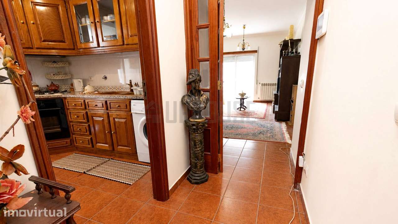 Apartamento T1 com Garagem Fechada, Junto ao Hospital - Grande imagem: 3/10