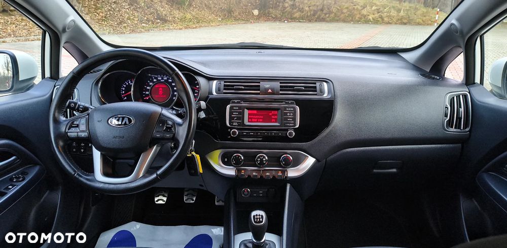 Kia Rio - 14