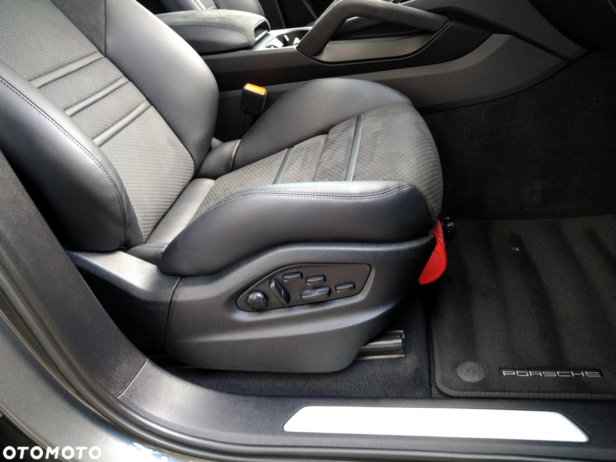 Porsche Cayenne Coupe GTS - 14