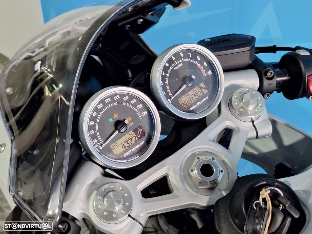 BMW R nineT Racer - 10