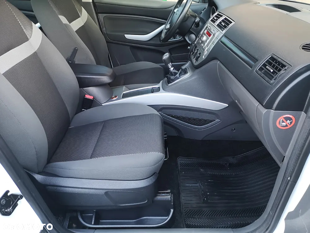 Ford Kuga 2.0 TDCi 2x4 Trend - 29