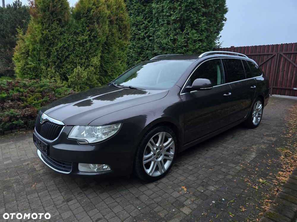 Skoda Superb 2.0 TDI DSG Exclusive - 2