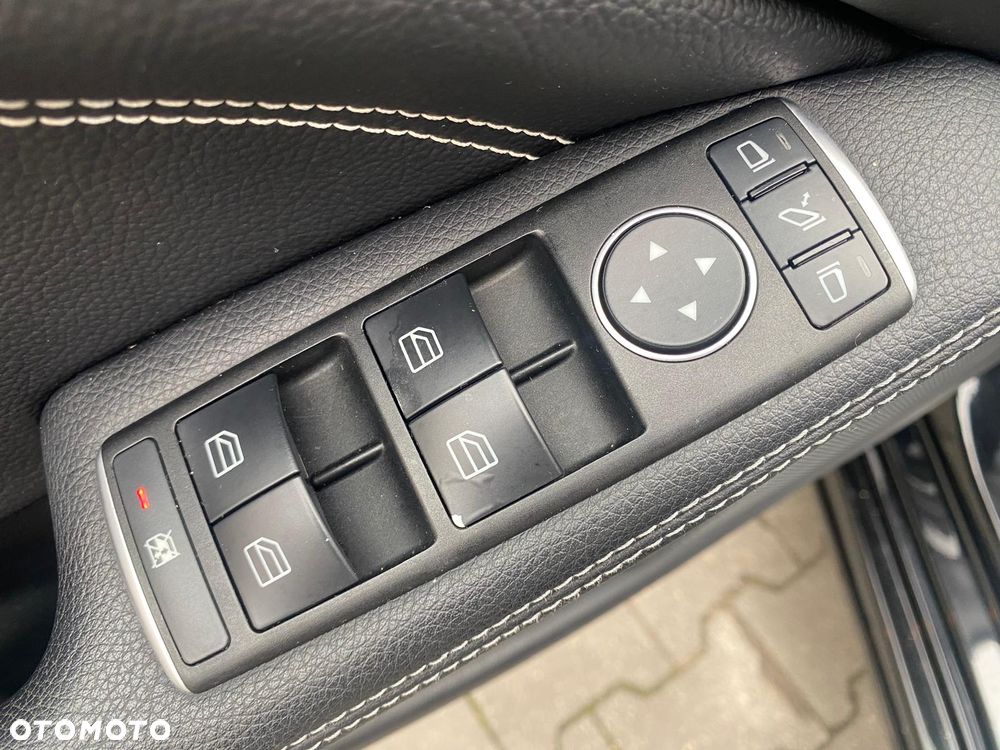 Mercedes-Benz CLA - 35