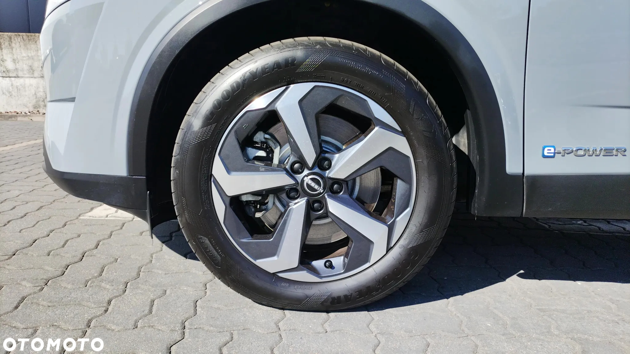 Nissan Qashqai - 25
