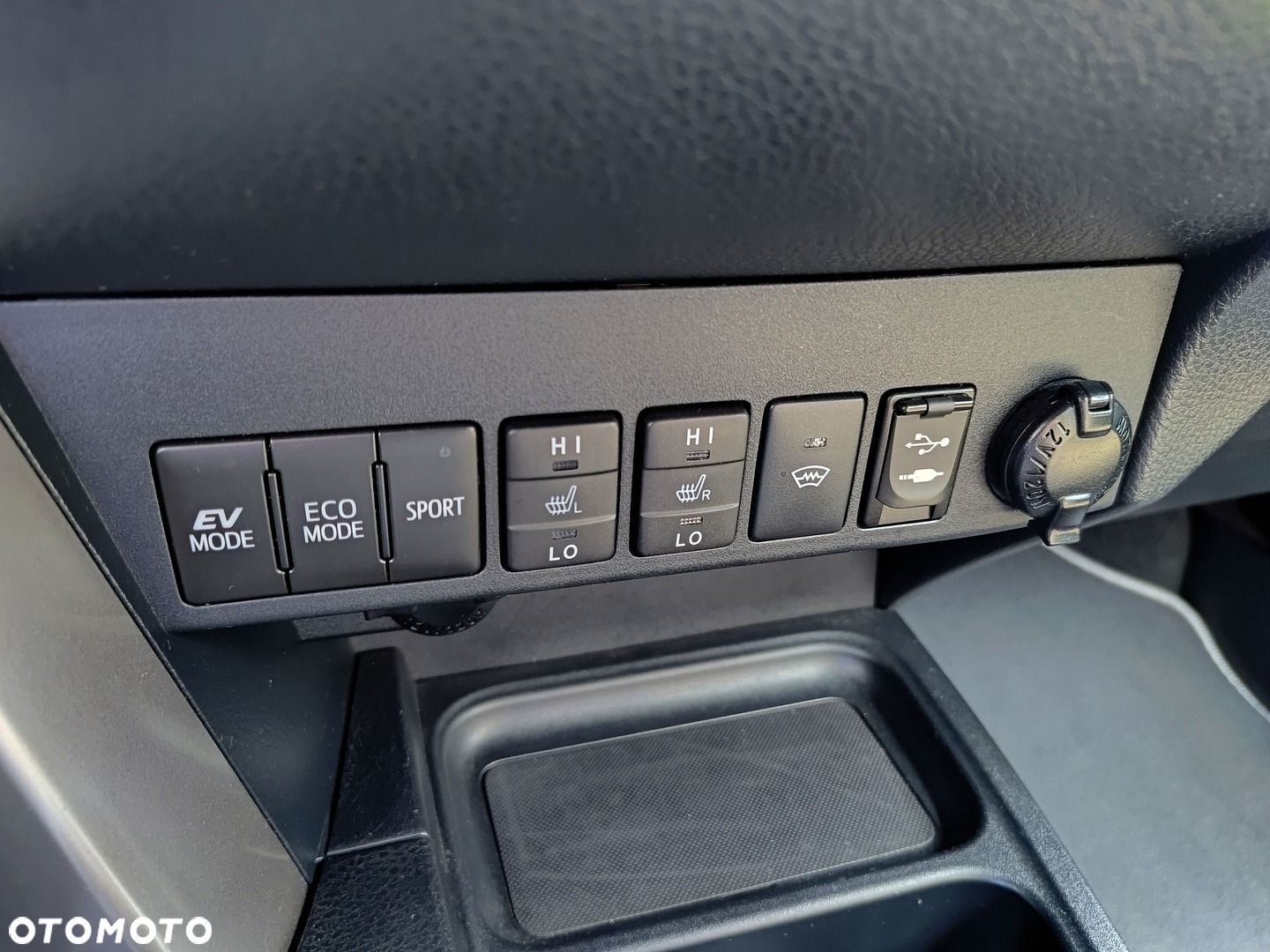 Toyota RAV4 - 25