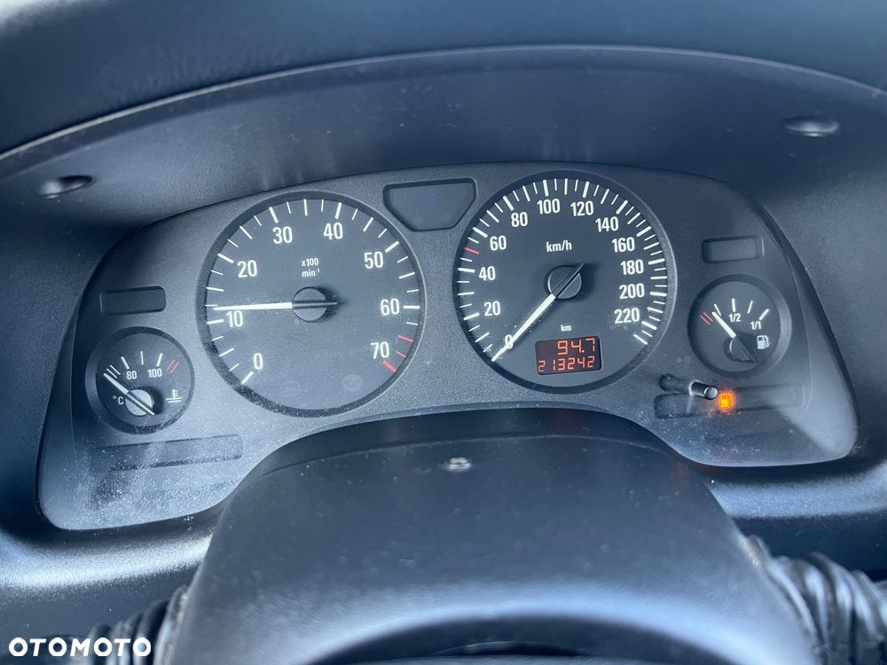 Opel Astra 1.4 16v Family - 9