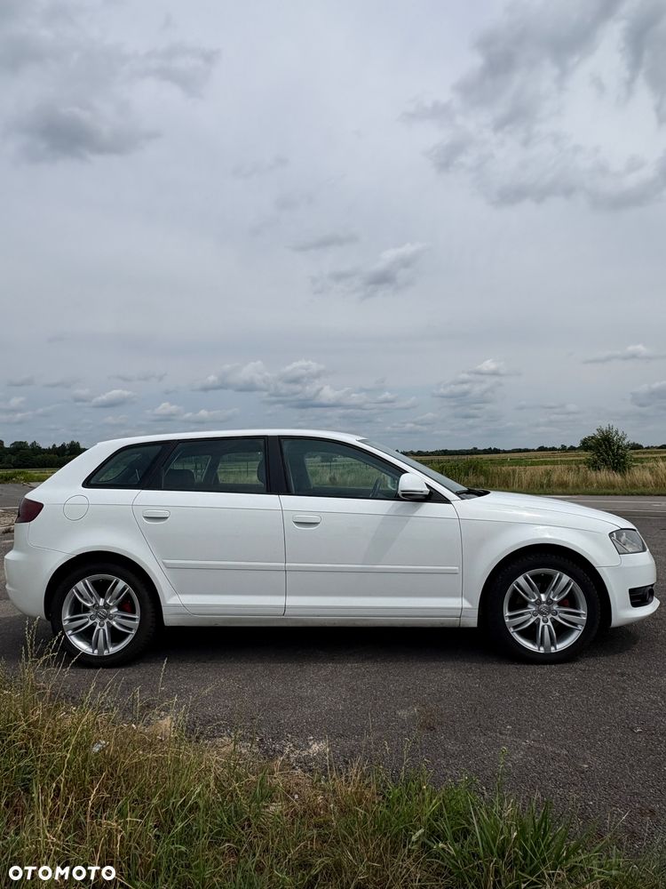 Audi A3 Sportback 1.6 TDI DPF Attraction - 5