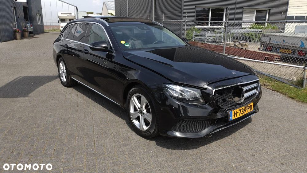Mercedes-Benz Klasa E 220 d 4Matic 9G-TRONIC Exclusive - 1