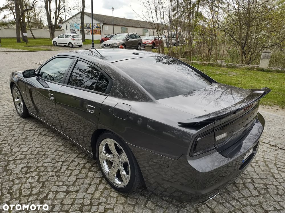 Dodge Charger - 4