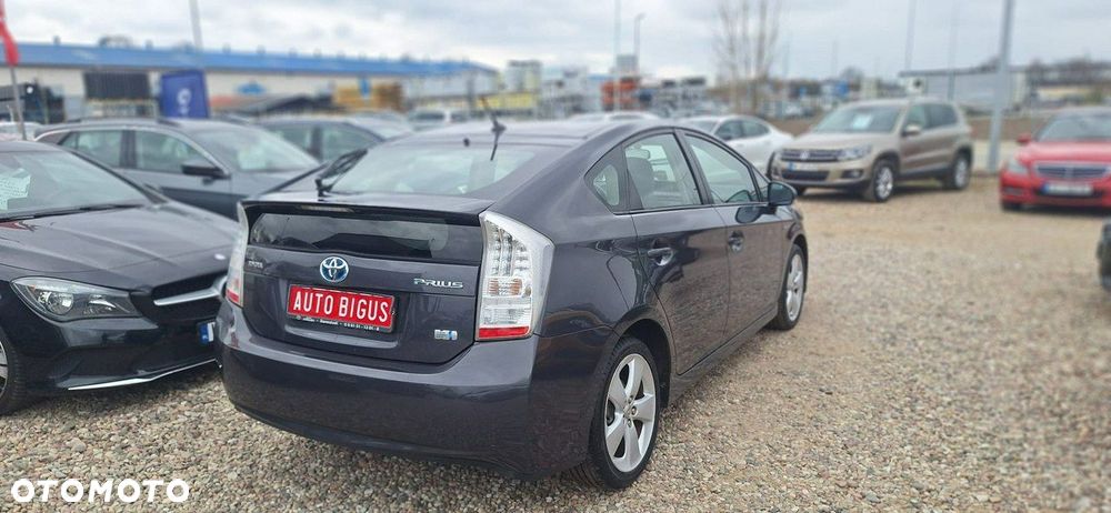 Toyota Prius - 8