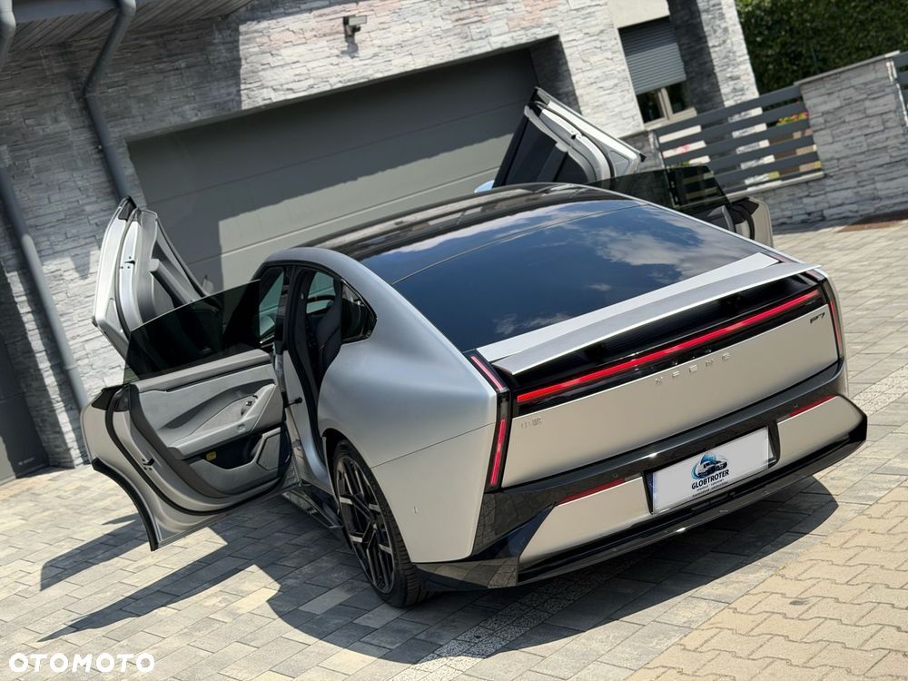 XPeng P7 - 17