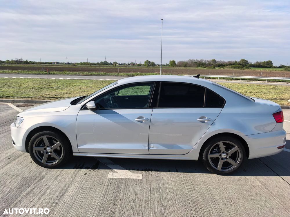 Volkswagen Jetta 1.4 TSI DSG Trendline - 11