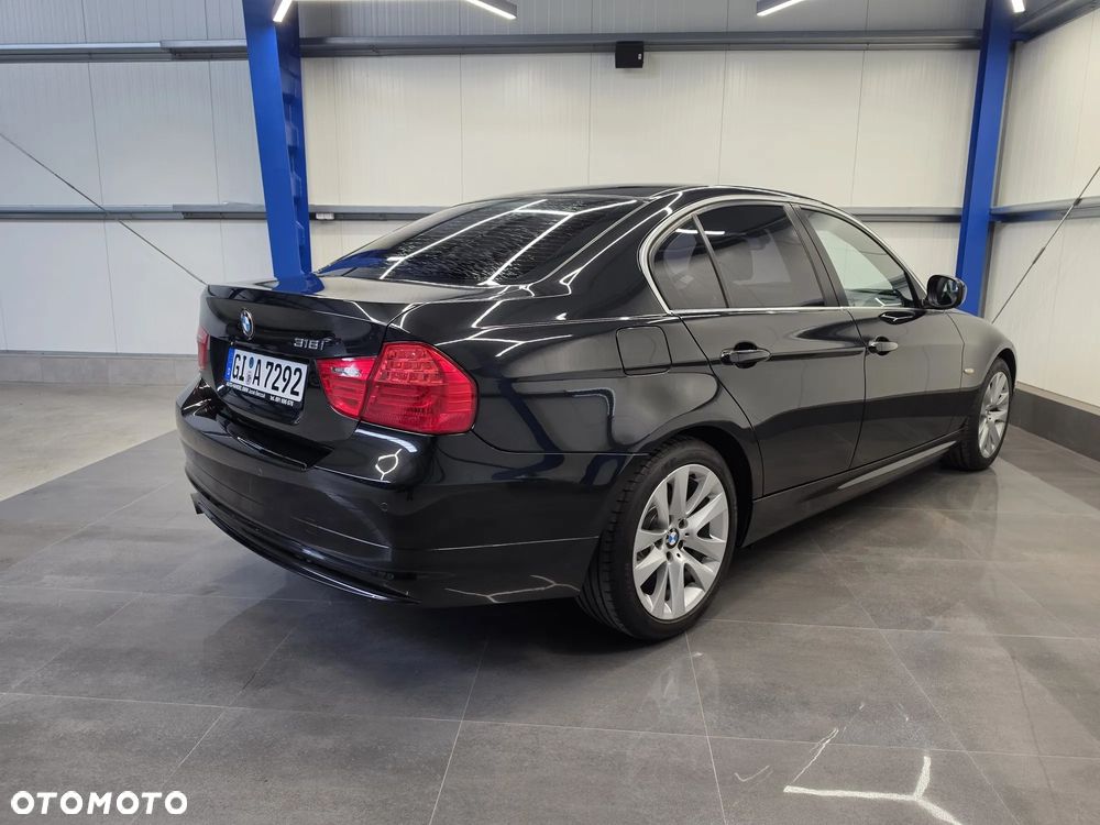 BMW Seria 3 318i Edition Lifestyle - 16