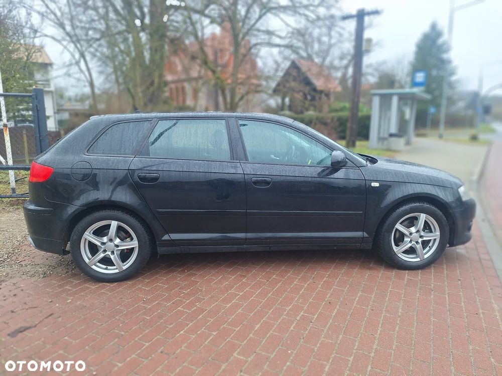 Audi A3 Sportback 1.6 FSI Ambition - 8