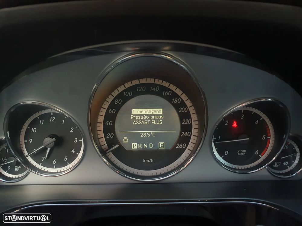 Mercedes-Benz E 250 CDI Avantgarde BE Auto. - 24