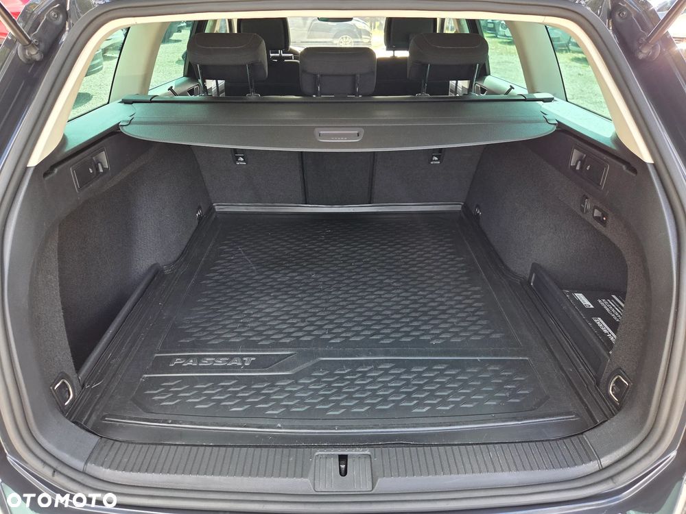 Volkswagen Passat 2.0 TDI BMT Comfortline - 28