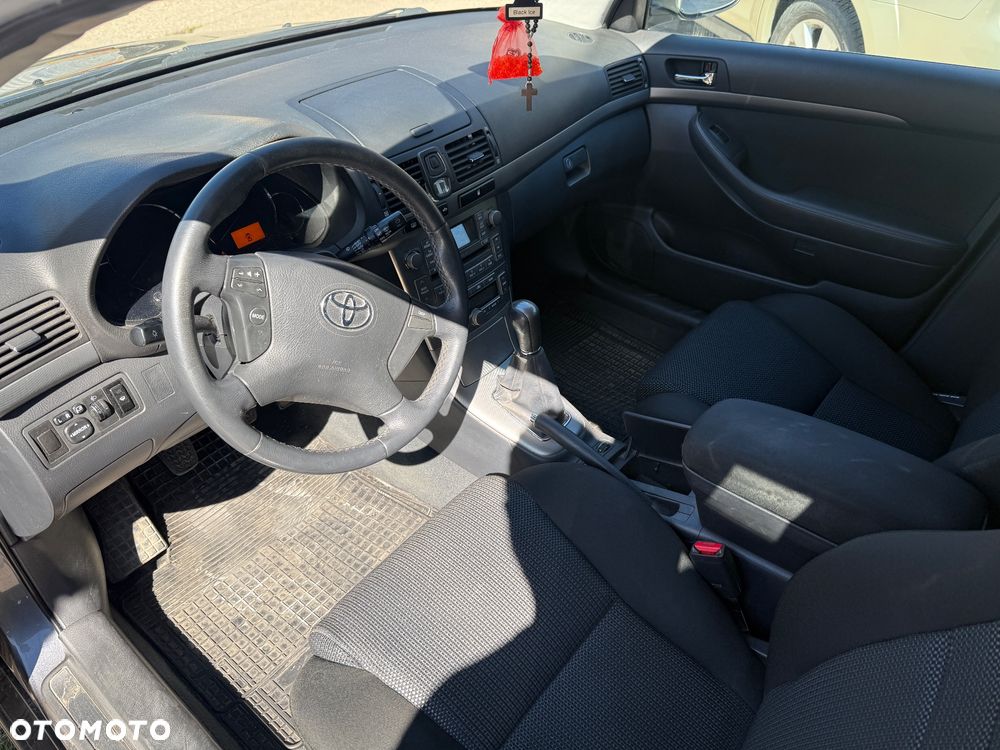 Toyota Avensis 1.8 VVT-i Combi - 9