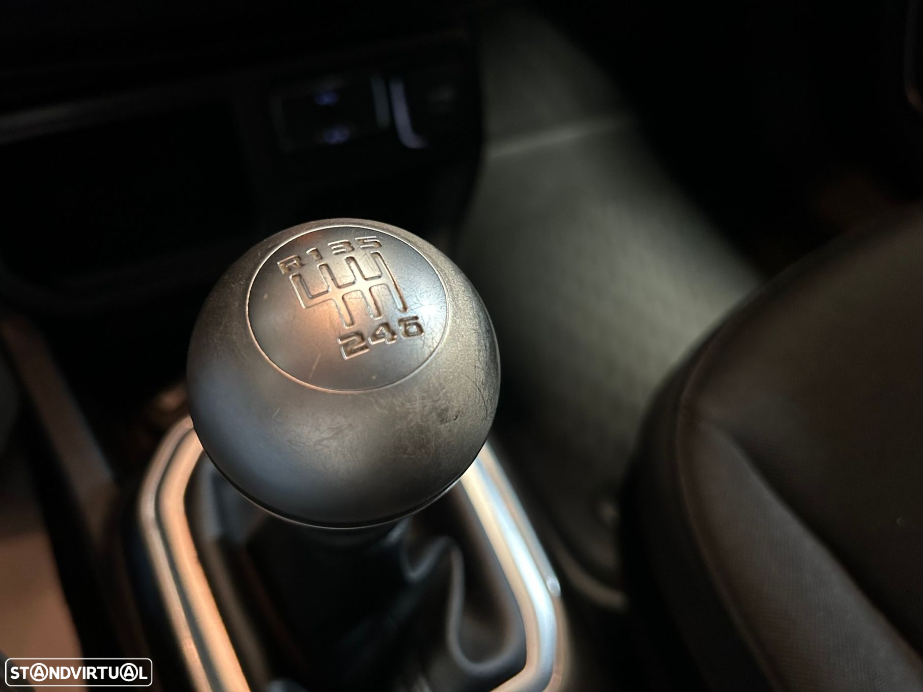 Jeep Renegade 1.0 T Limited - 32