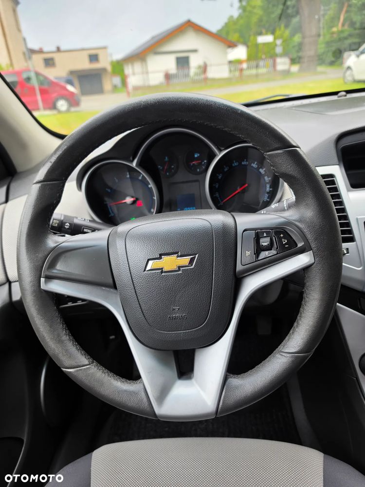 Chevrolet Cruze 1.6 - 11