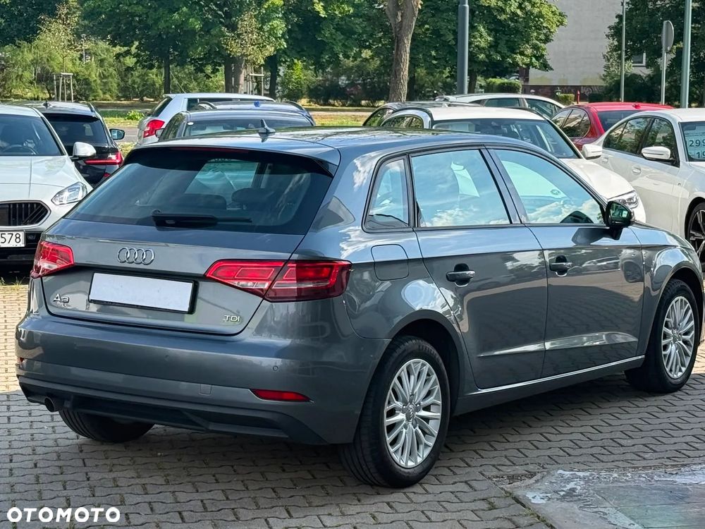 Audi A3 Sportback 1.6 TDI S tronic - 3