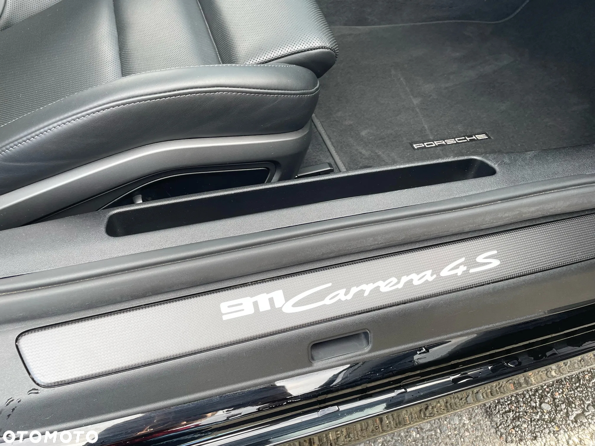 Porsche 911 Carrera 4S - 15