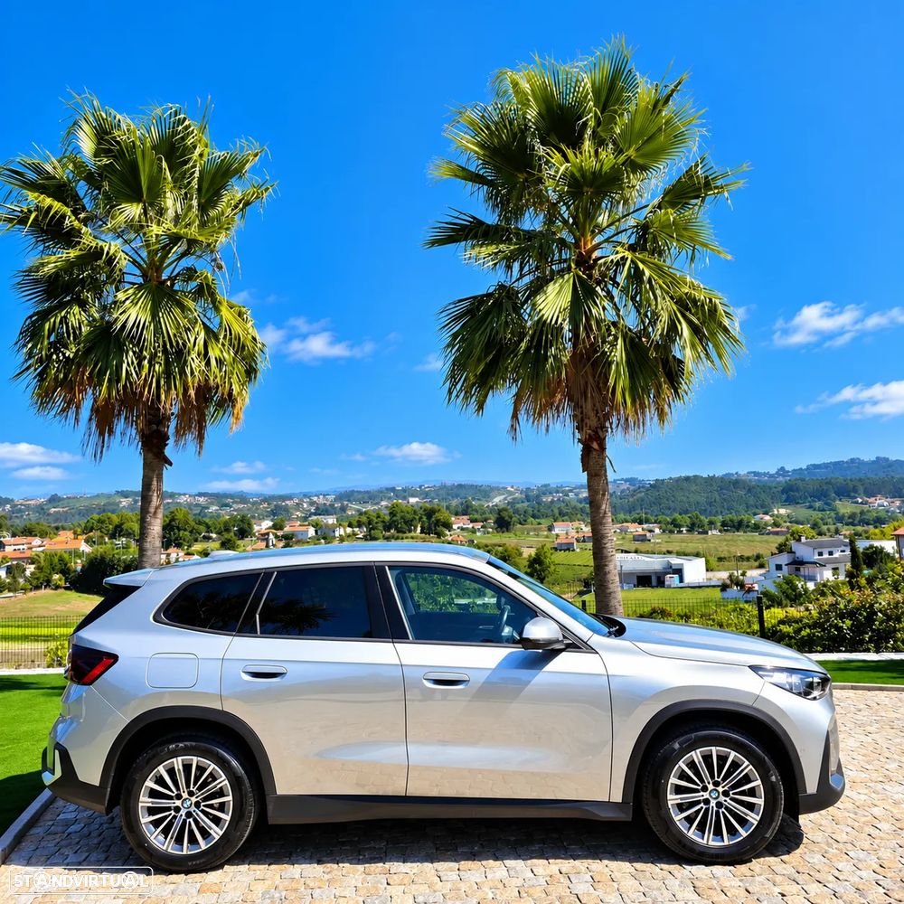 BMW iX1 xDrive30 — photo 4