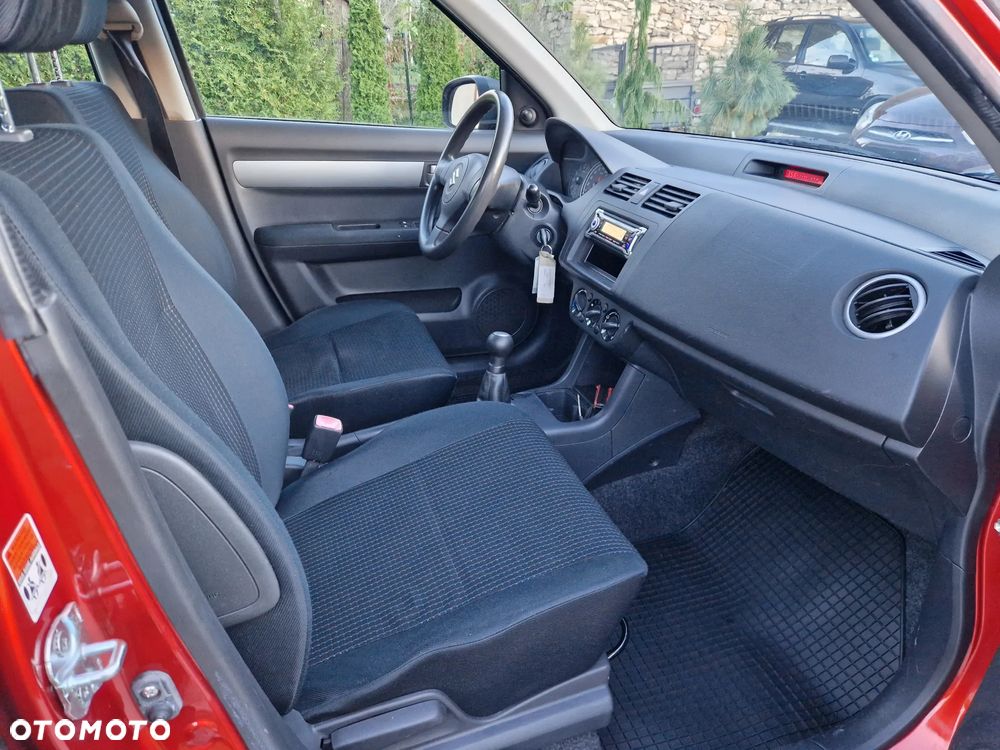 Suzuki Swift 1.3 Limited 25 - 33